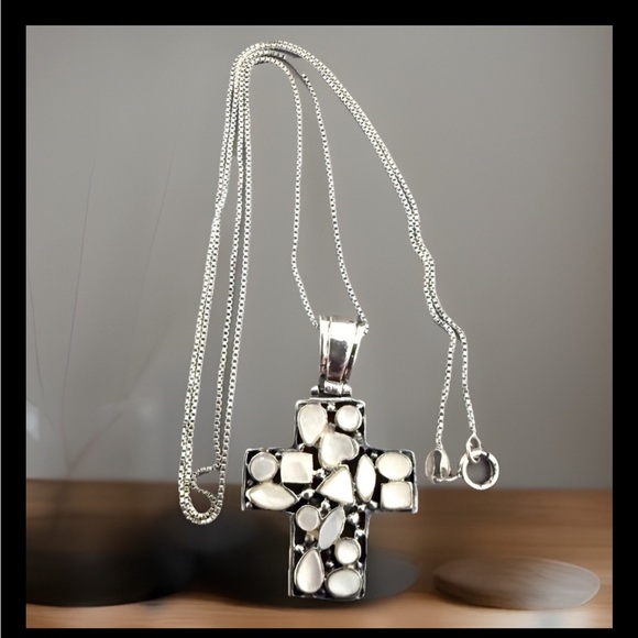 Sterling Silver Cross Mother of Pearl THAI Pendant Necklace SIGNED - Picture 1 of 5